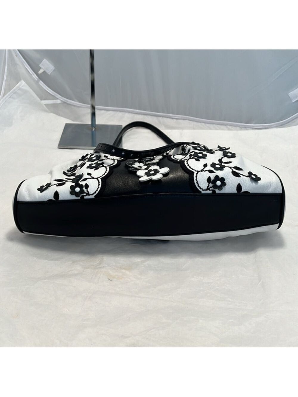 Isabella Fiore Flowers Satchel - Picture 8 of 16